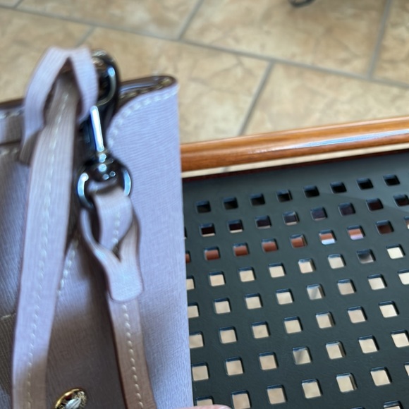 Envelope wristlet/ wallet.  Beige - Picture 4 of 4